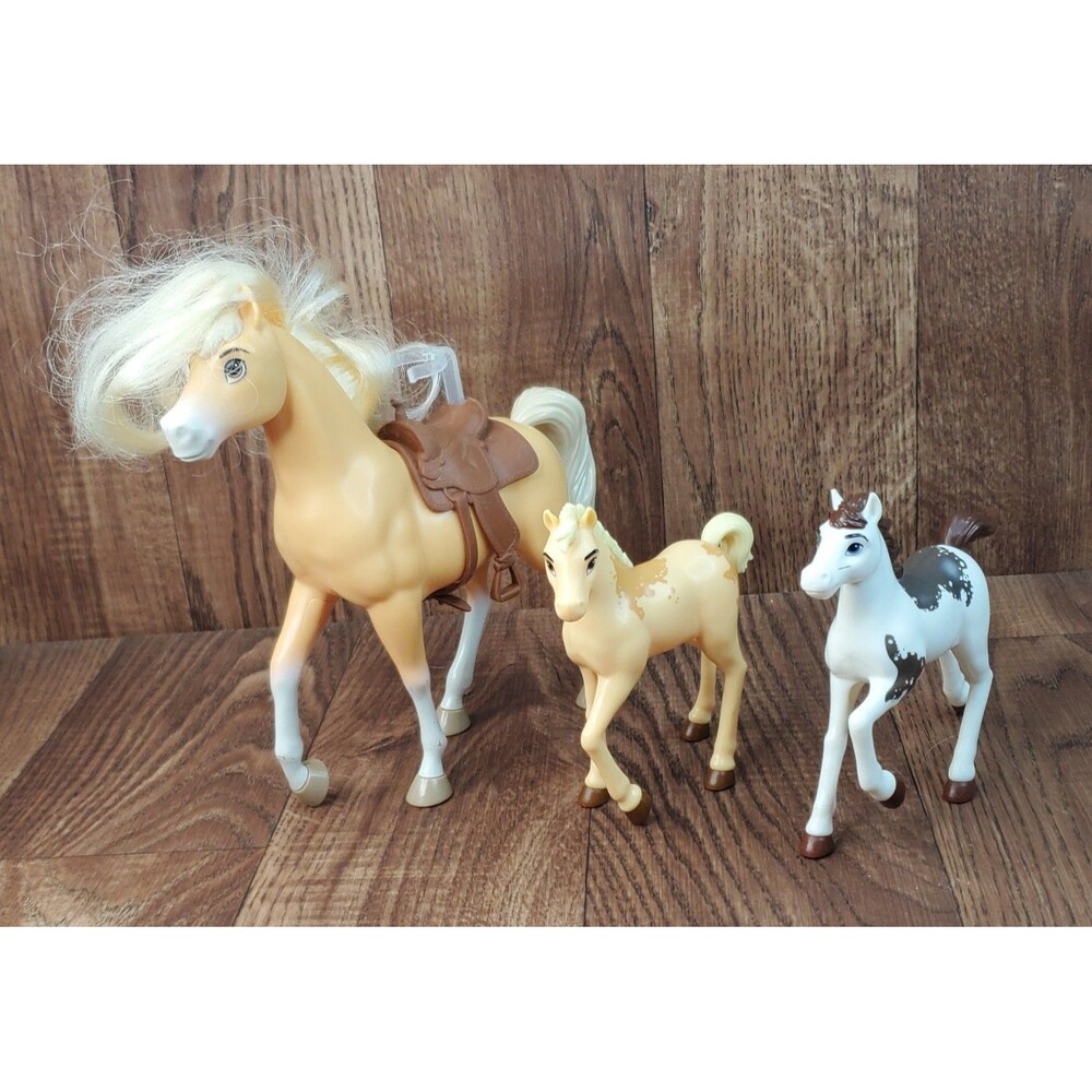 Dreamworks Spirit Untamed Chica Linda and Colts Mattel Lot of 3 Horses